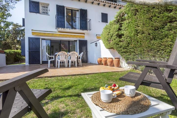 Casa rural para 8 personas, con vistas además de terraza y jardín en Llafranch - 4