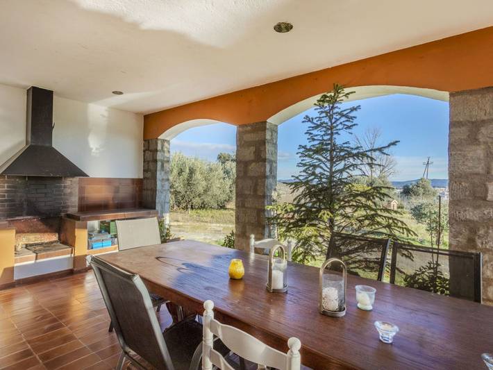 Chalet para 20 personas, con terraza además de jardín y vistas, Se admiten mascotas en Valles Oriental - 2