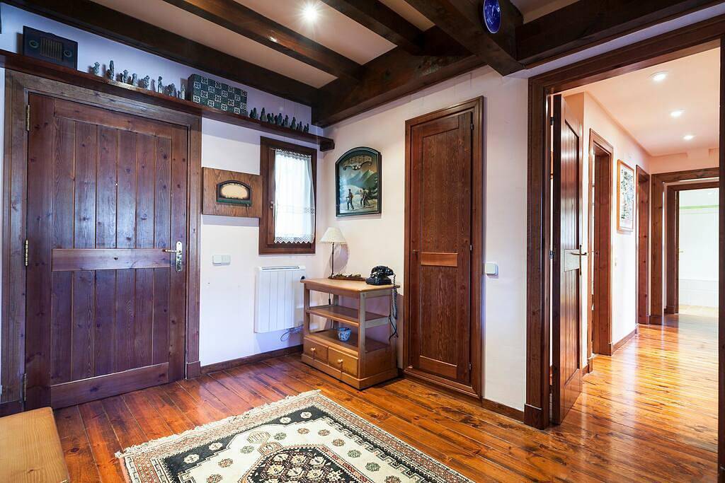 Entire apartment, Holiday apartment for 8 people with balcony/terrace in Baqueira, Naut Aran