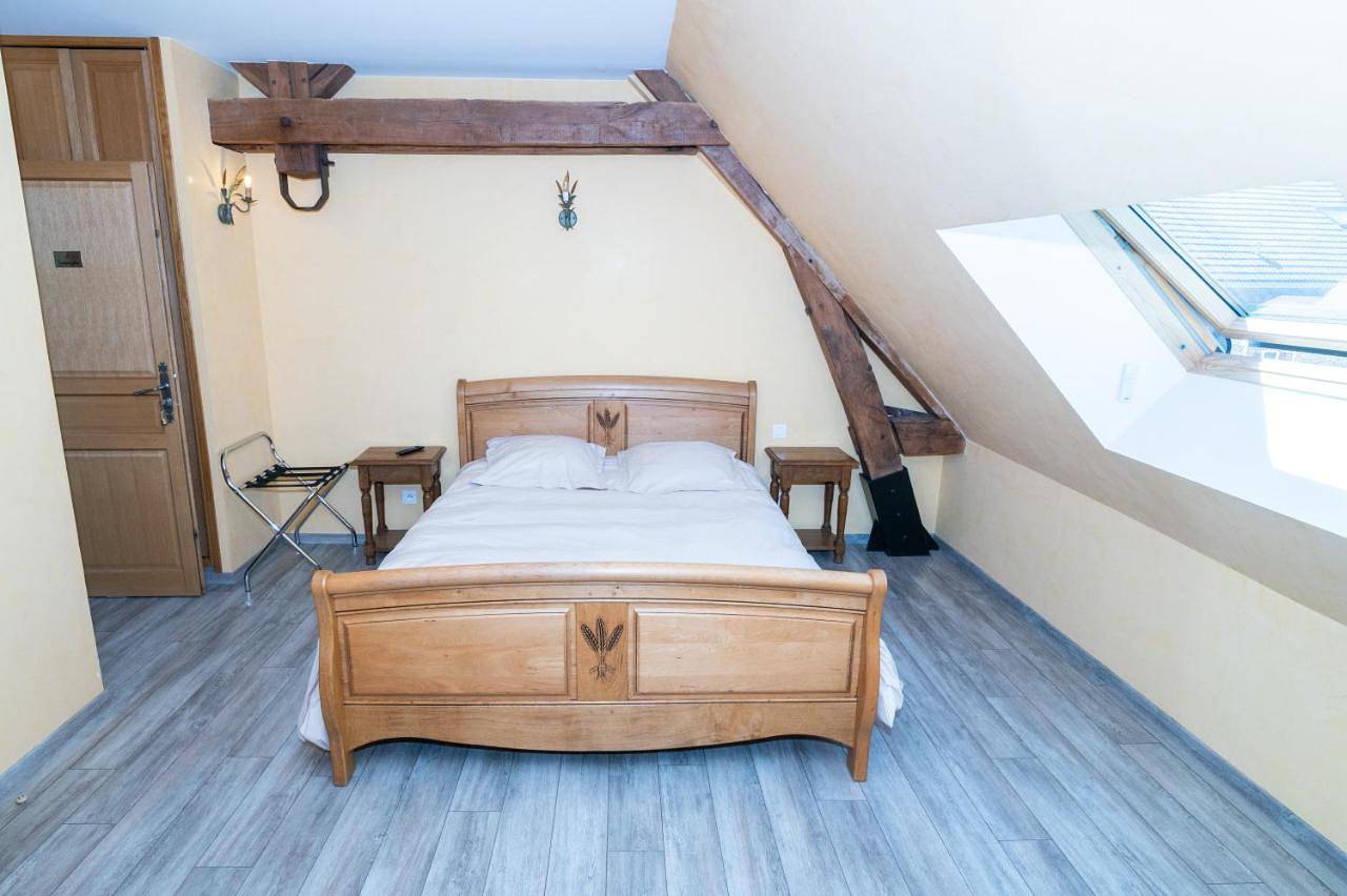 Domaine d'Auxonnettes Chambres d'Hôtes et Gîtes in Saint-Fargeau-Ponthierry, Parc naturel régional du Gâtinais français