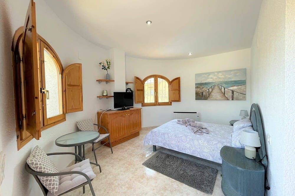 T-0819,Villa Sueños, bonita villa con jardín mediterráneo in Almadraba, Costa Blanca