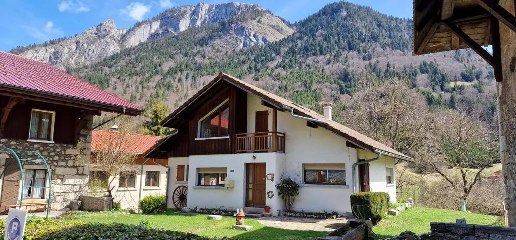 Casa de vacaciones para 9 personas, con vistas además de jardín y balcón - 1