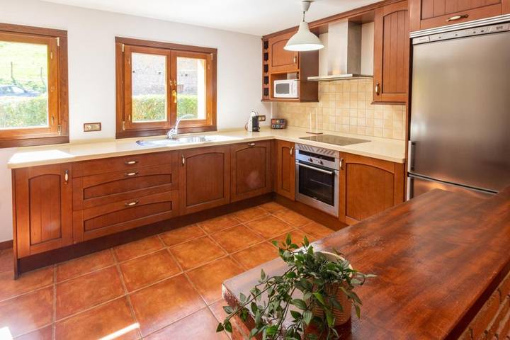 Casa rural para 9 personas, con vistas y jardín, Se admiten mascotas en Costa Oriental Asturiana - 4