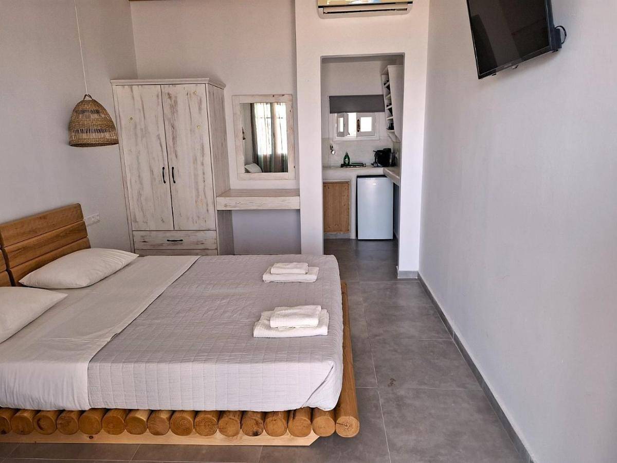 Double Room with Sea View in Kímolos