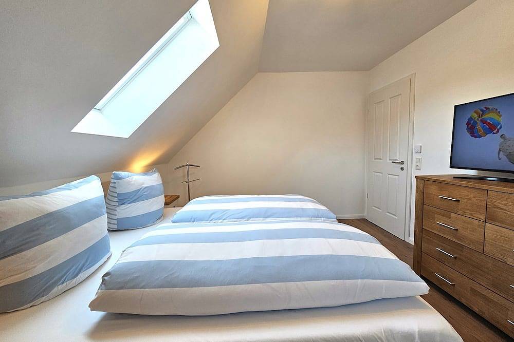 Geräumiges Ferienhaus Ostsee Lodge mit moderner Ausstattung nahe Sandstrand in Wischuer, Biendorf