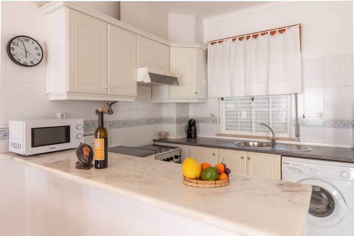 Appartement entier, Appartement 'Lota Praia 2' avec balcon et climatisation in Manta Rota, Vila Nova de Cacela