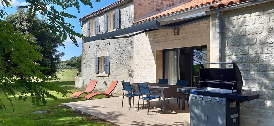 Location de vacances pour 5 personnes, avec vue ainsi que balcon et jardin à Saint-Porchaire - 4