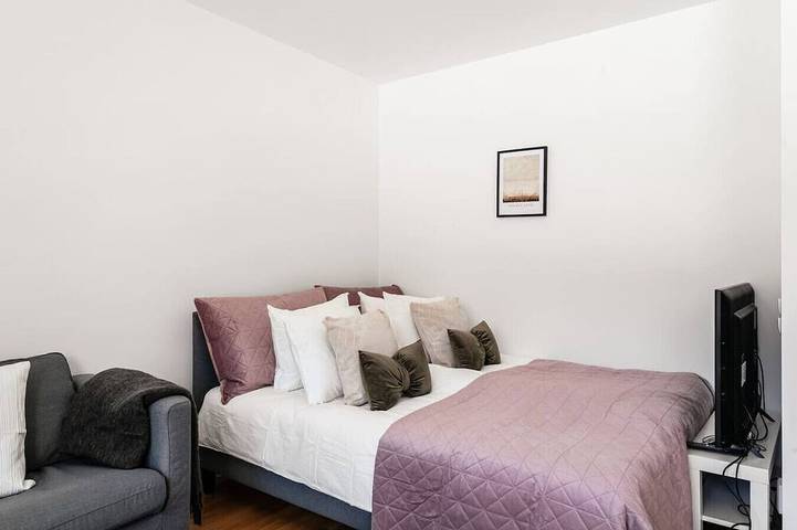 Ganze Wohnung, New Stylish Local Apartment in Barkarbystaden in Schwedische Ostsee