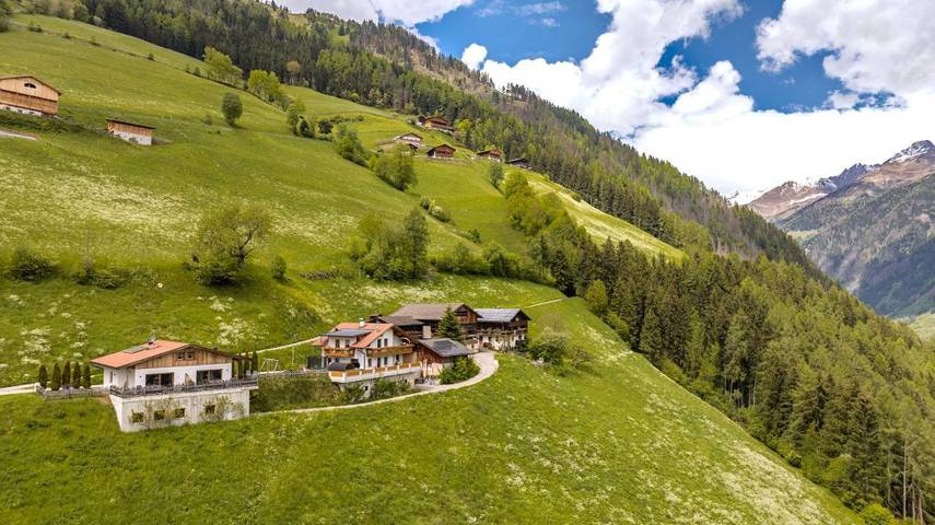 Ferienwohnung für 5 Personen, mit Balkon und Terrasse sowie Garten und Sauna