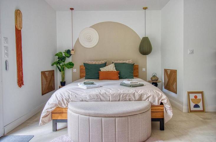 Chambre d’hôte pour 2 personnes, avec Terrasse ainsi que Jardin et Vue à Valence-d'Albigeois