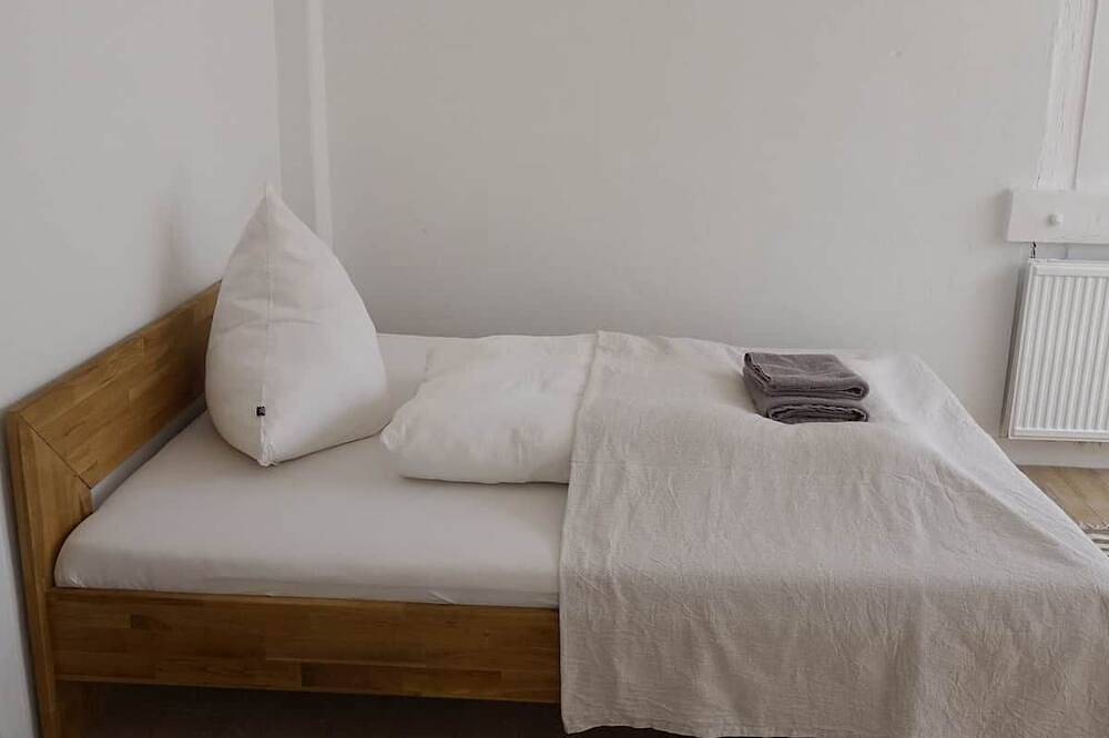 Ganze Wohnung, 180qm-Dachwohnung für bis zu 11 Personen - zentral in Gera, Ostthüringen