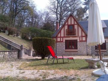 Location de vacances pour 6 personnes, avec vue et jardin à Orchaise