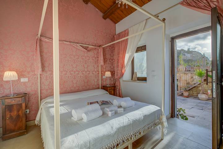 Hotel para 3 personas, con piscina - 1