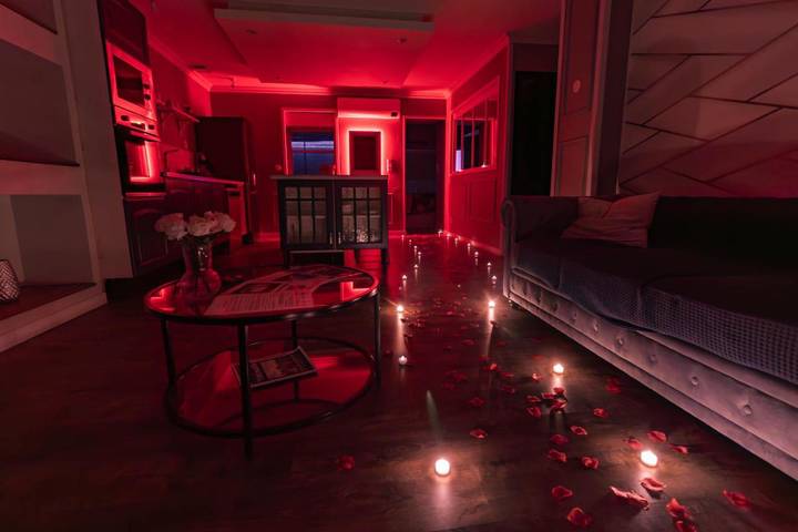 Gîte pour 2 personnes, avec jacuzzi et terrasse ainsi que jardin et sauna à Aulnoy-lez-Valenciennes - 2