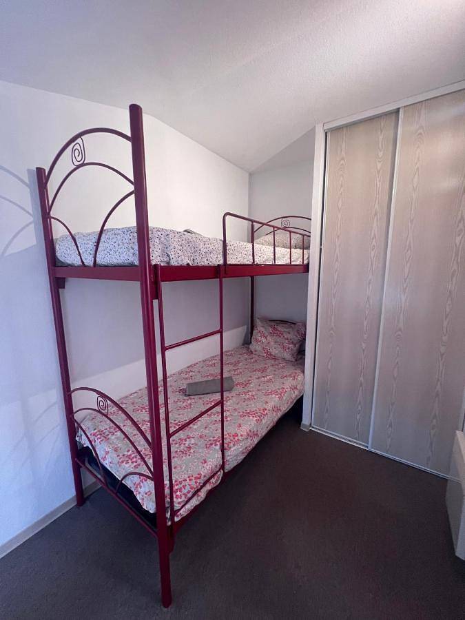 Appartement entier, Two-Bedroom Apartment in Gallargues-le-Montueux, Côte méditerranéenne (France)