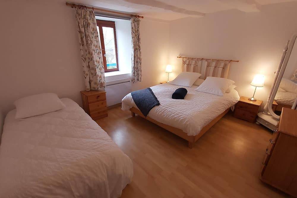 Chambre Familiale Saint Suliac in Calorguen, Région de Dinan