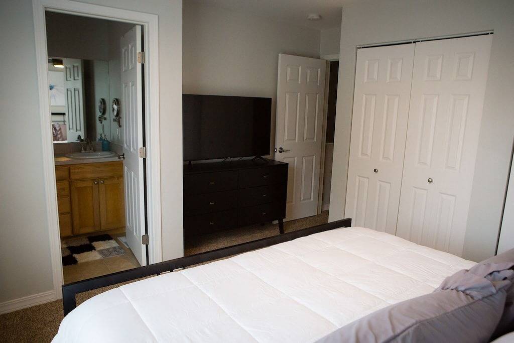 Townhouse on Strand...Centrally located with all new furnishings and Central Ac in Missoula, Lolo Nationalwald