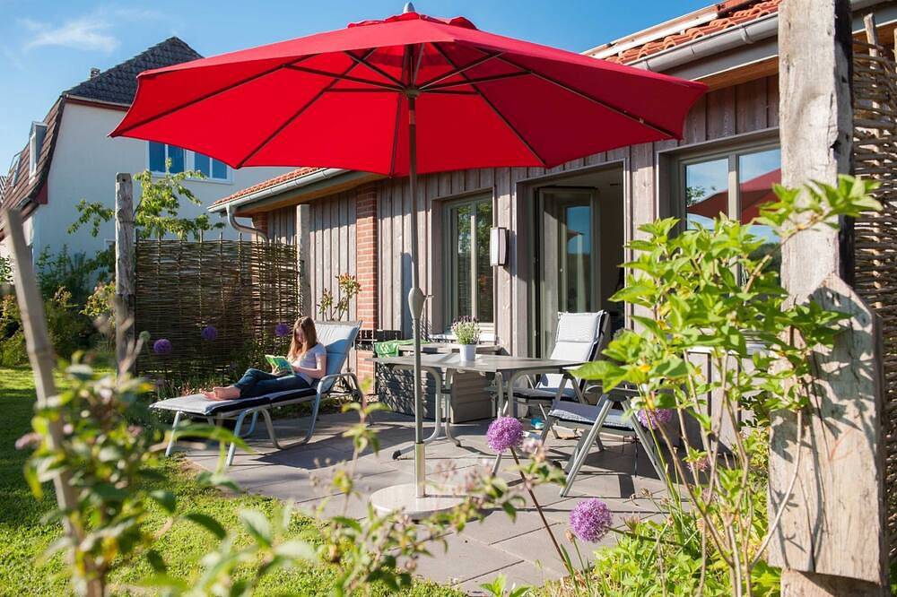 Ganze Wohnung, Ferienwohnung Wiesenblick, Terrasse - Ferienwohnung Spieß in Sarkwitz, Scharbeutz