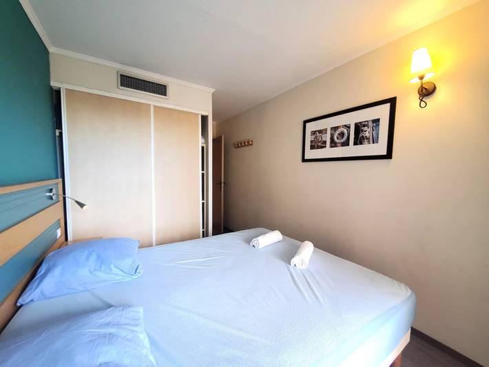 Gîte pour 6 personnes, avec piscine et balcon dans Plage du Port Fréjus - 3