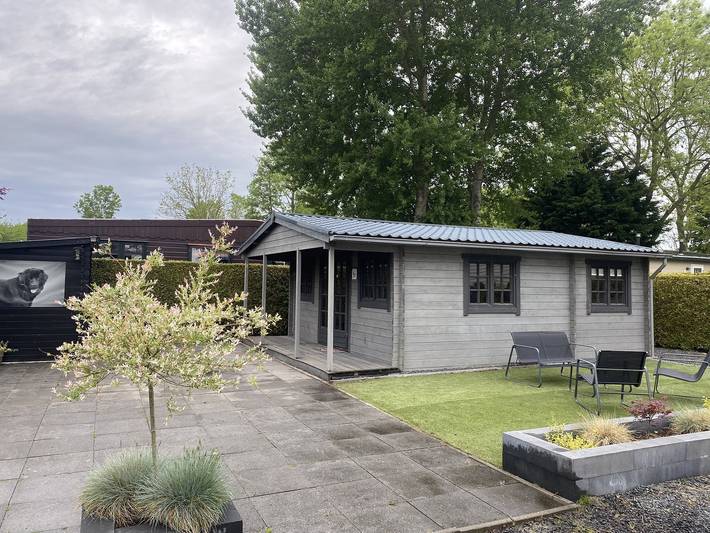 Vakantiehuis voor 2 personen, with Terras and Tuin as well as Zwembad in Tzummarum
