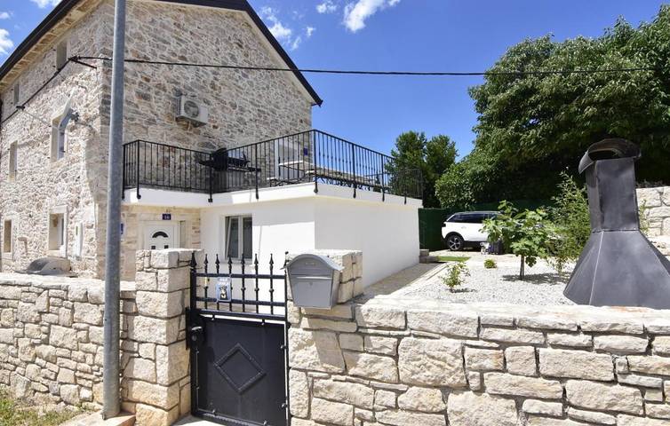 Ferienwohnung für 8 Personen, mit Pool und Terrasse - 1