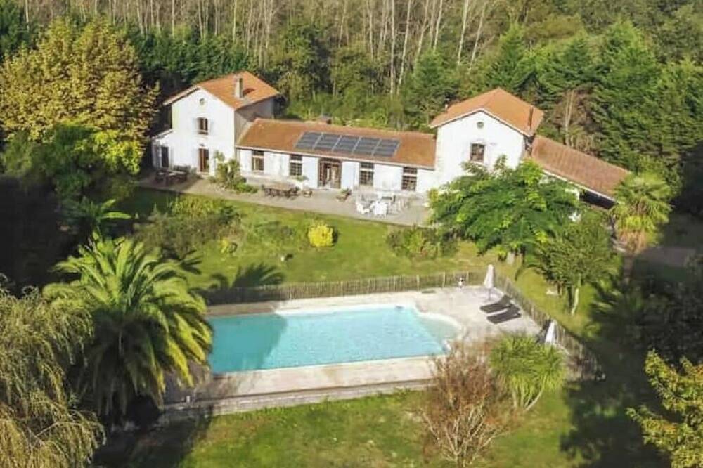 Gîte calme et piscine, vue exceptionelle, entre Biarritz et Hossegor in Orx, Côte d’Argent