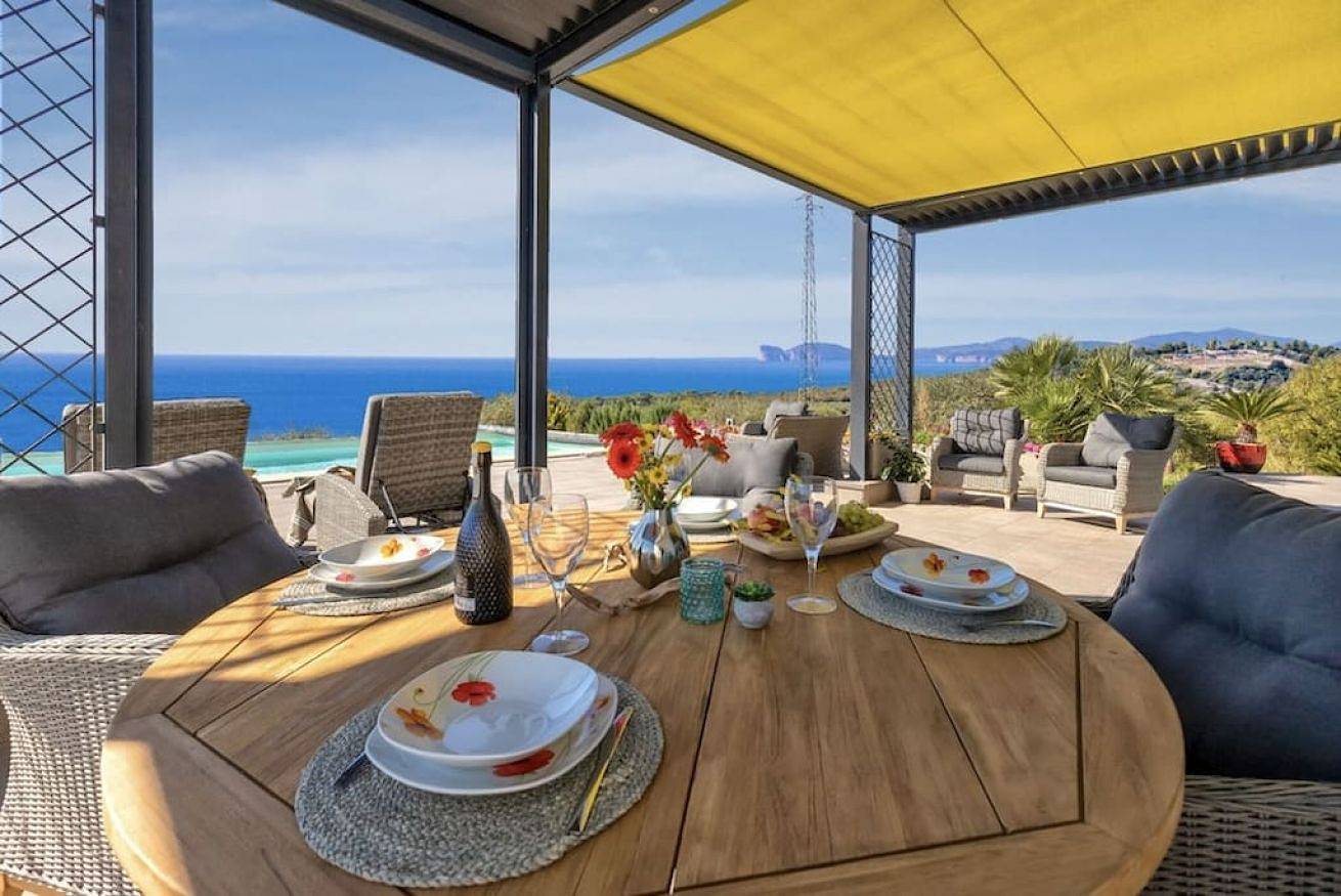 Ganze Wohnung, Alghero Spektakulärer Meerblick, zur Alleinbenutzung, Villa mit privatem Pool in Sassari Provinz