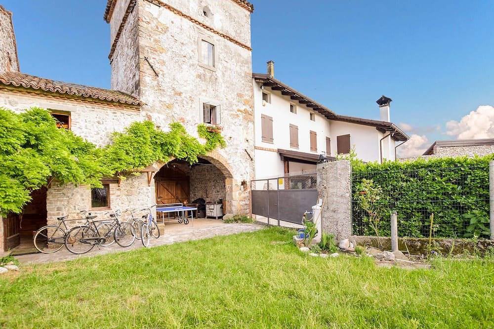 Awesome home in Premariacco with Wifi in Premariacco, Udine Province