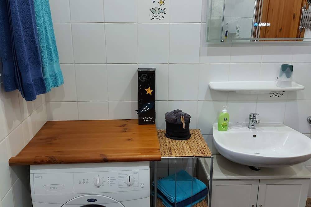 Ganze Wohnung, Erdgeschoss Ferienwohnung , urgemütlich mit Terasse, Garten, Feuerplatz, Grill in Varel, Südliche Nordseeküste