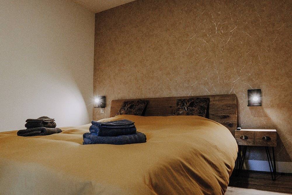 Hond vriendelijke vakantiewoning, gelegen in de bossen van beauraing. in Beauraing, Regio Namur