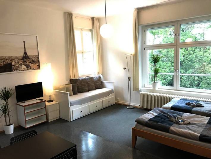 Ferienwohnung für 2 Personen, mit Terrasse und Garten in Halle