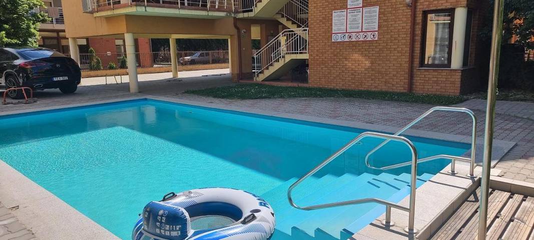 Ferienwohnung für 4 Personen, mit Pool und Ausblick sowie Garten, mit Haustier in Siofok