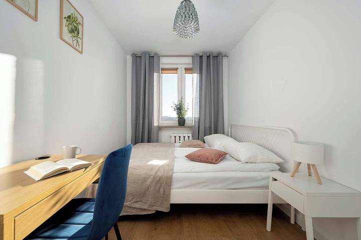 Entire apartment, Spacious Apartment | River View, Balcony and Workspace in Wrocław, Lower Silesia