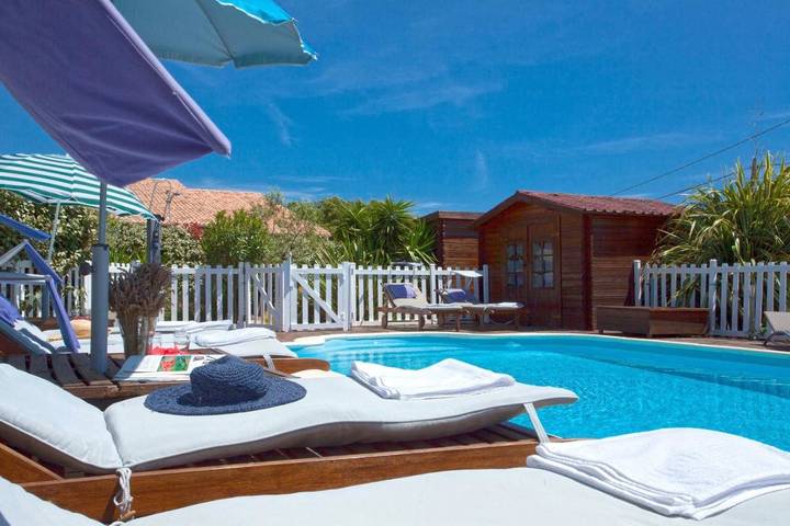 Villa pour 4 personnes, avec vue ainsi que piscine et jardin