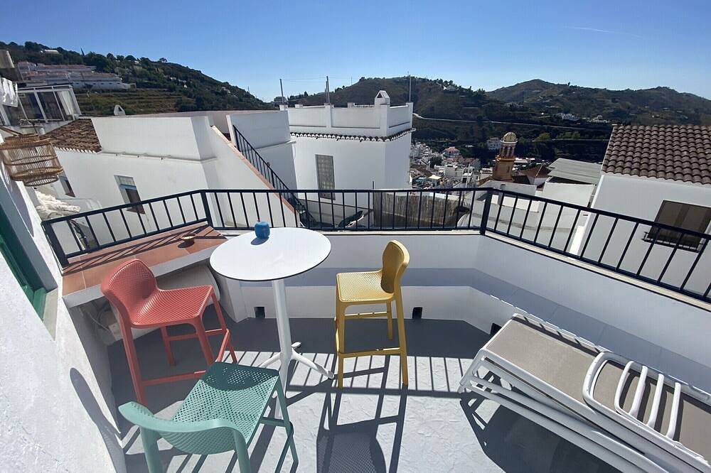 Enchanting 1 Bed with A/C, Sunny Terrace and Views in Cómpeta, Málaga Province