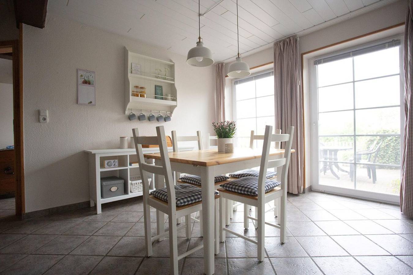 Ganze Wohnung, Ferienwohnung "Abendrot" für 5 Personen und zwei Hunde. in Dagebüll, Nordseeküste