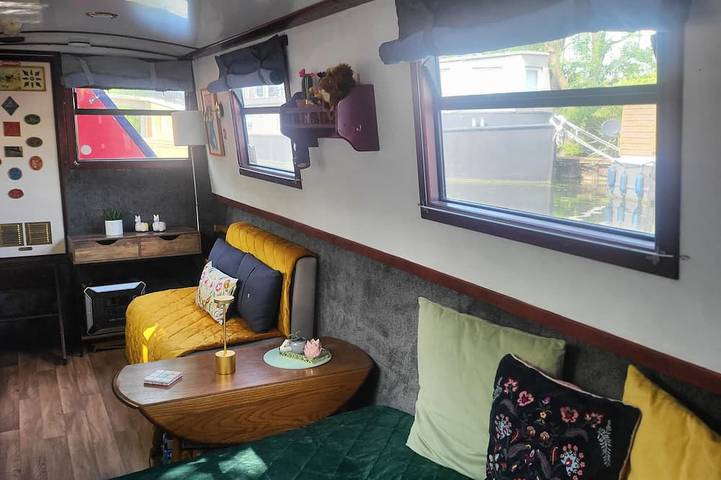 Comfy Canal Boat in Little Venice for Family & Friends in London, Südostengland