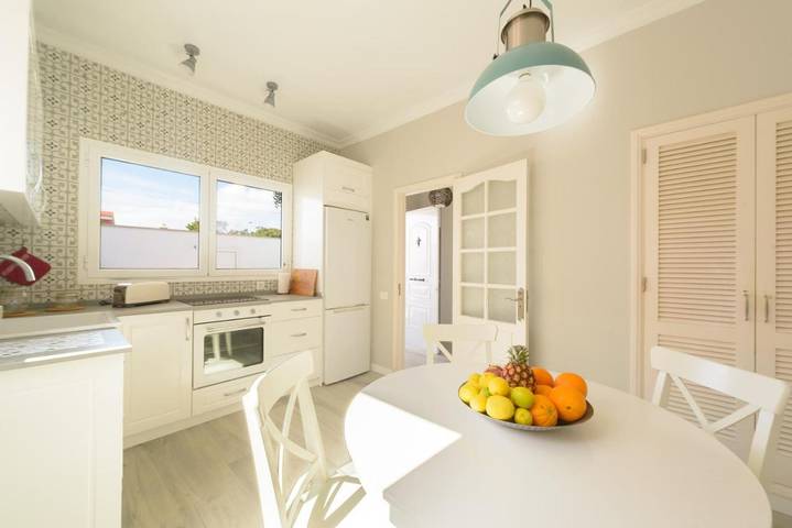 Casa rural para 17 personas, con balcón además de piscina y jacuzzi en Telde - 2