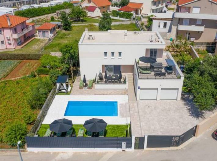 Villa für 10 Personen mit Garten in Dalmatinisches Zagora