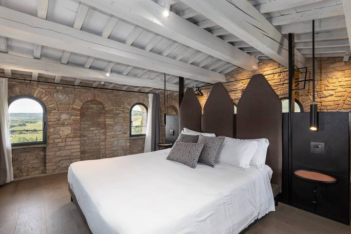 Appartamento intero, Appartamento di vacanza "Suite Deluxe Torre" con piscina condivisa e Wi-Fi in San Gimignano, Siena e dintorni