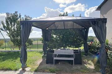 Location de vacances pour 6 personnes, avec jardin à Assay