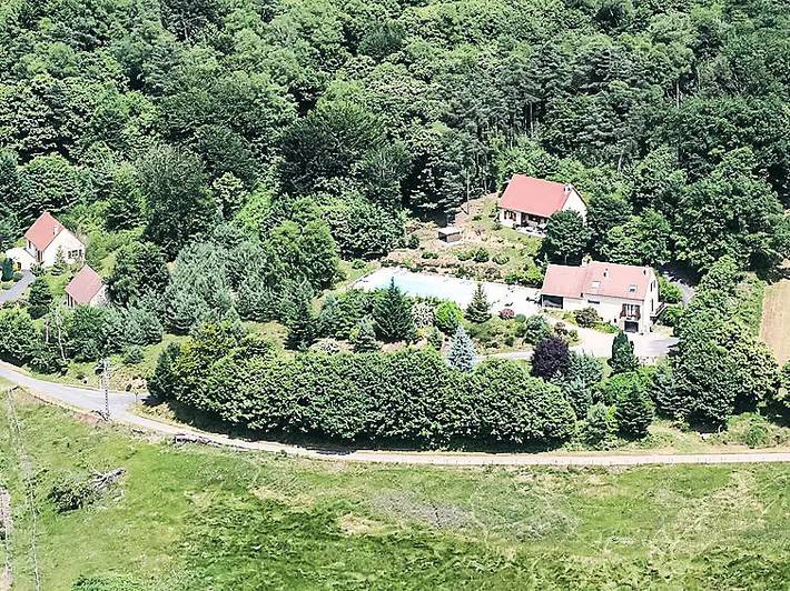 Location de vacances pour 4 personnes, avec jardin à Aubazines