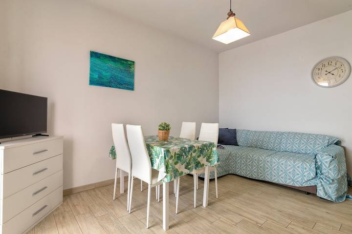 Appartamento intero, Appartamento 'Gaaya's' con terrazza privata e aria condizionata in Isola Rossa, Trinità d'Agultu e Vignola