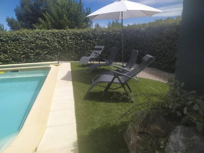 Location de vacances pour 6 personnes, avec piscine ainsi que vue et jardin à Sillans-la-Cascade - 3