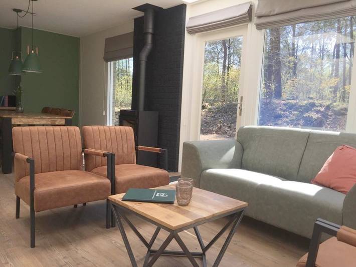 Bungalow voor 20 personen, met Terras en Tuin in Dwingeloo