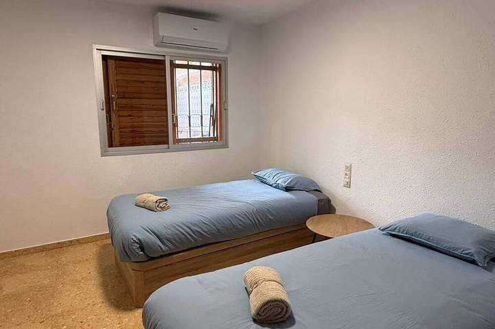Naro's shelter in Chella, Province de Valence