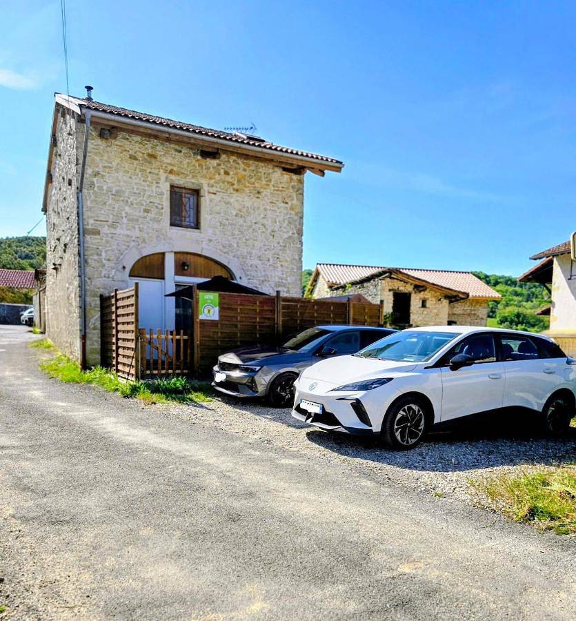 Gite de France "La Grange des Bollet" in Saint-Martin-du-Mont, Jura Francais