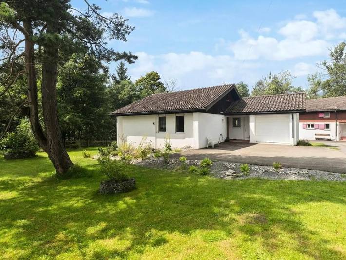 Villa für 4 Personen, mit Garten