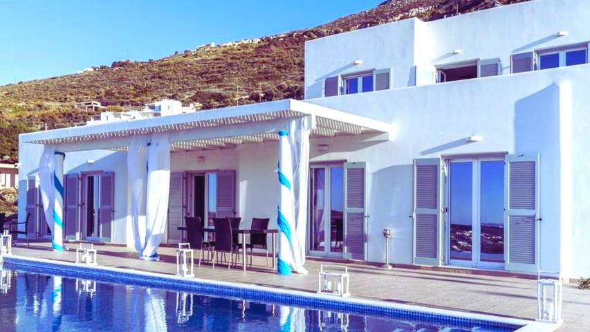 Location de vacances pour 12 personnes, avec balcon/terrasse et piscine dans Parikiá - 2