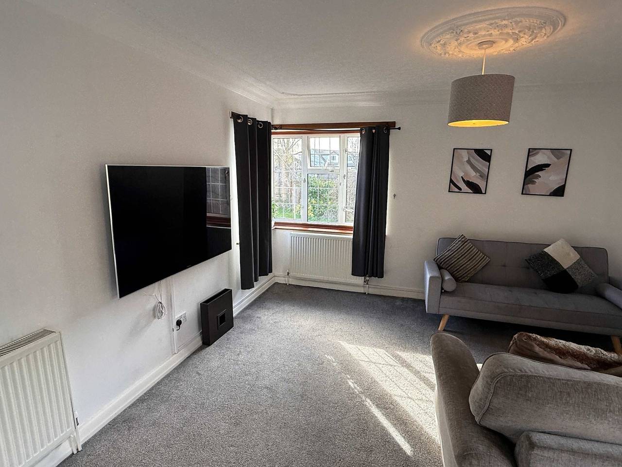 Large 4 Bed with Parking in Warwickshire